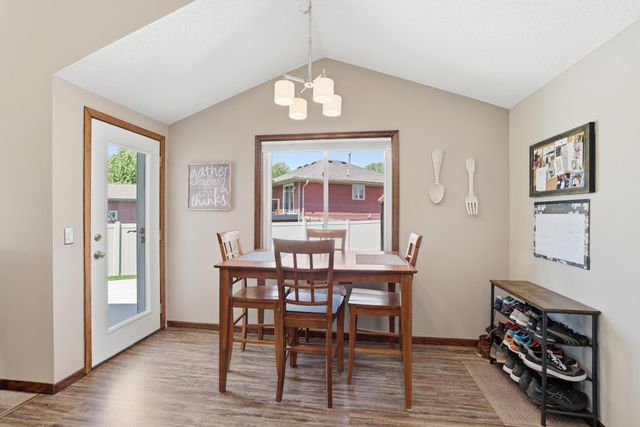 8220 208th Street W, Lakeville, MN 55044