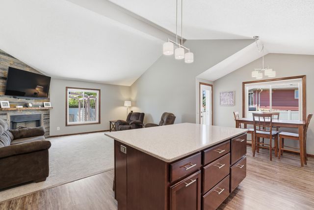 8220 208th Street W, Lakeville, MN 55044