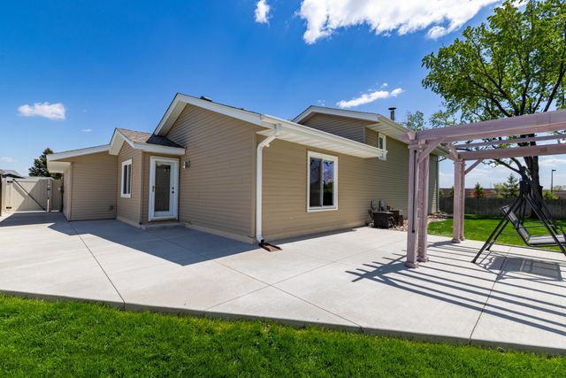 8220 208th Street W, Lakeville, MN 55044