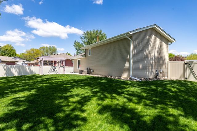 8220 208th Street W, Lakeville, MN 55044