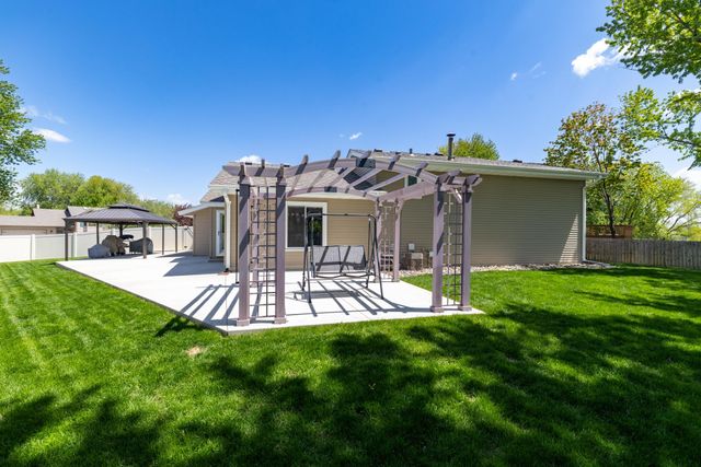 8220 208th Street W, Lakeville, MN 55044