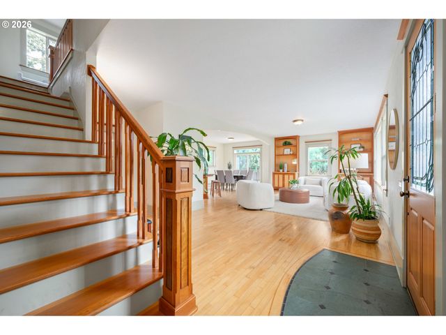 2455 EMERALD Aly, Eugene, OR 97403