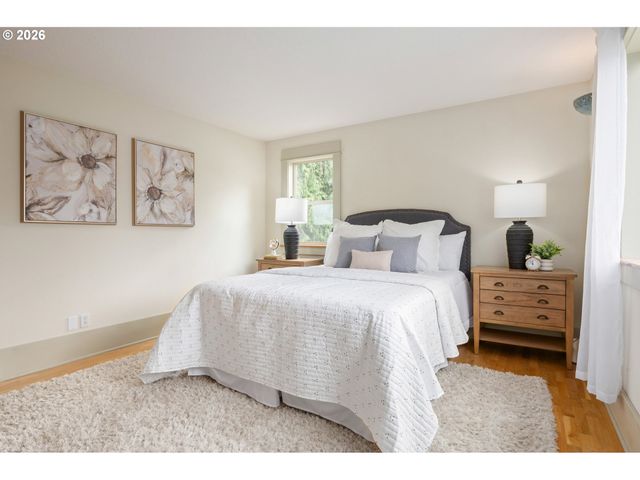 2455 EMERALD Aly, Eugene, OR 97403