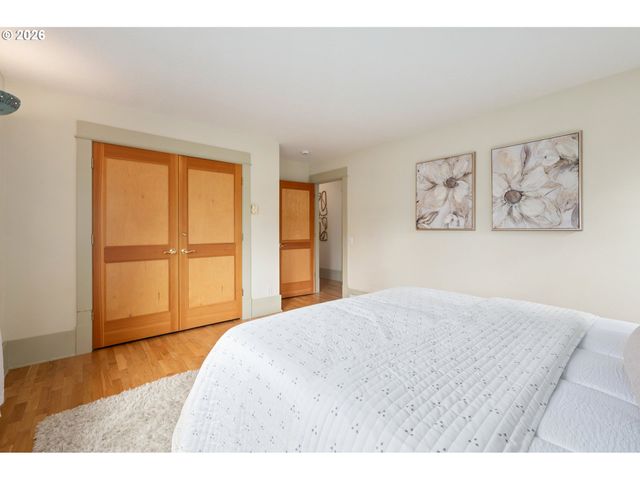 2455 EMERALD Aly, Eugene, OR 97403