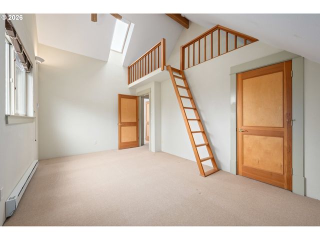 2455 EMERALD Aly, Eugene, OR 97403