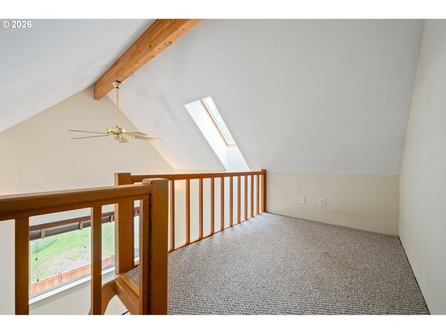 2455 EMERALD Aly, Eugene, OR 97403