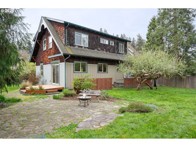 2455 EMERALD Aly, Eugene, OR 97403