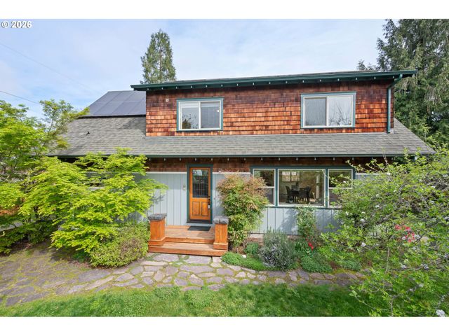 2455 EMERALD Aly, Eugene, OR 97403