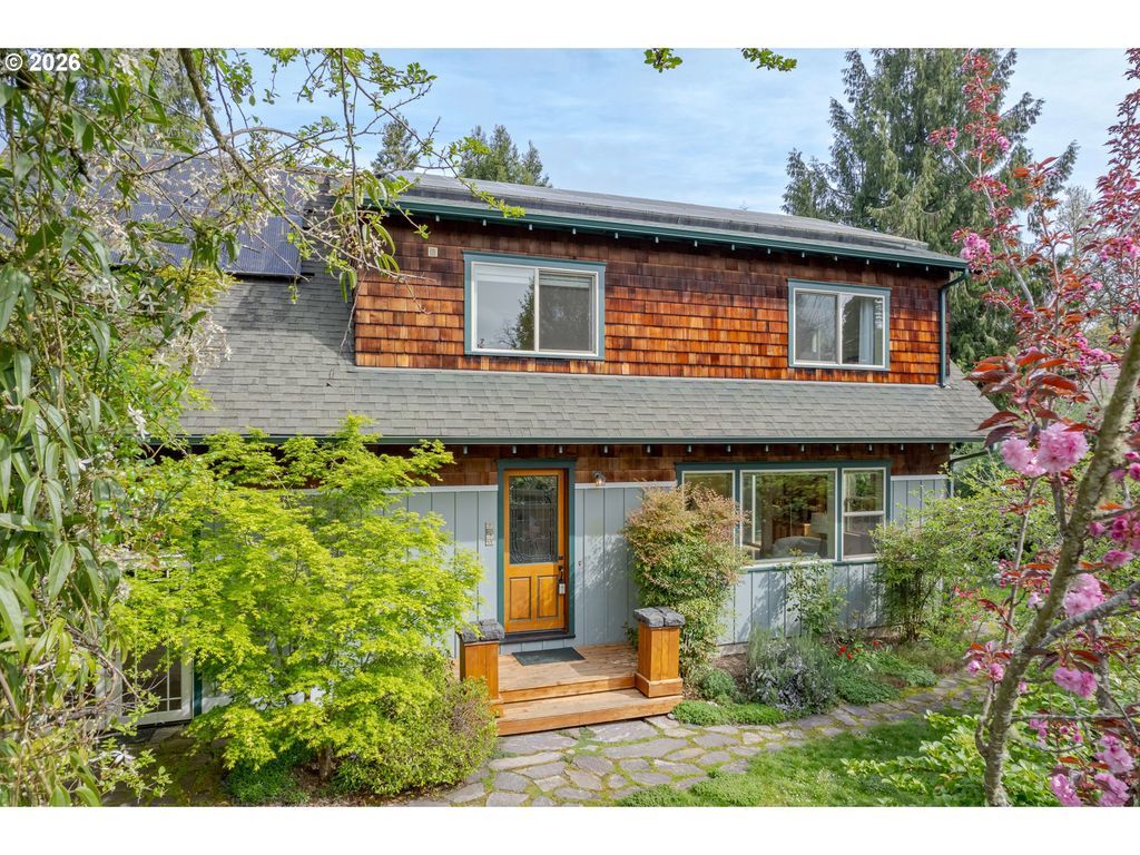 2455 EMERALD Aly, Eugene, OR 97403