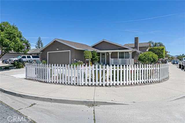 1806 Woodlawn, Santa Maria, CA 93458