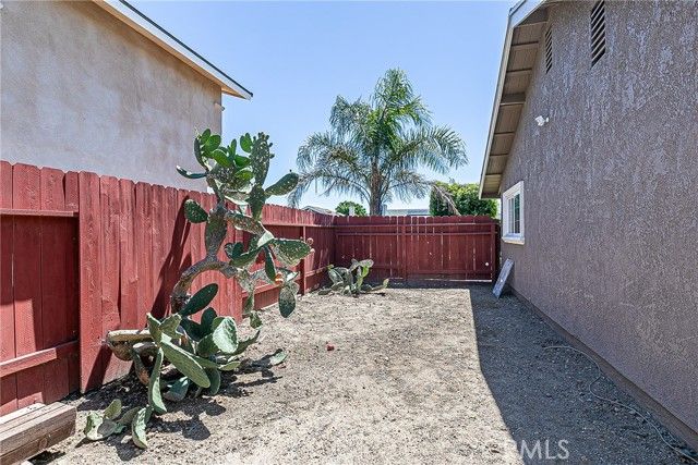1806 Woodlawn, Santa Maria, CA 93458