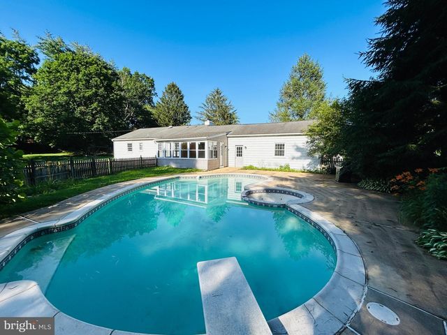 108 GRANDVIEW RD, Downingtown, PA 19335