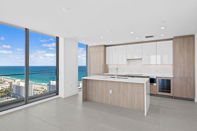 153 N Seabreeze 2404-S, Fort Lauderdale, FL 33304