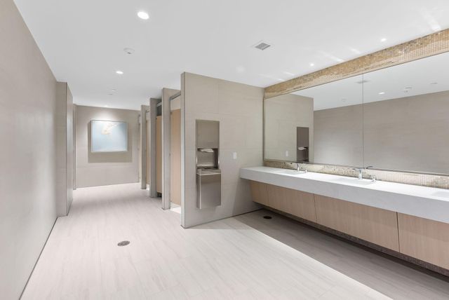 153 N Seabreeze 2404-S, Fort Lauderdale, FL 33304