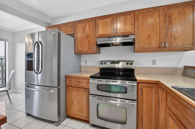 20 Royal Palm Way 602, Boca Raton, FL 33432