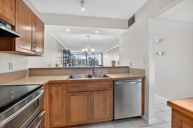 20 Royal Palm Way 602, Boca Raton, FL 33432