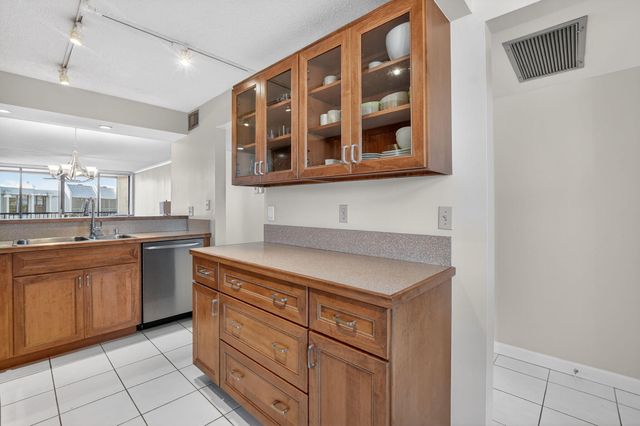 20 Royal Palm Way 602, Boca Raton, FL 33432