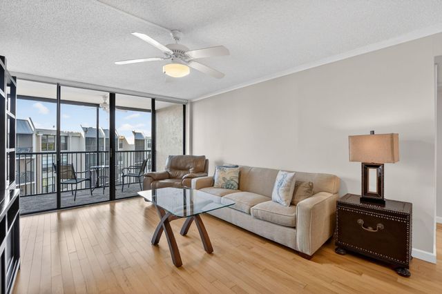 20 Royal Palm Way 602, Boca Raton, FL 33432