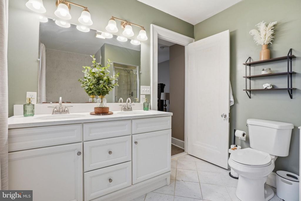 Image 19 of property listing at 4127 KATHLAND AVE, Baltimore, MD 21207