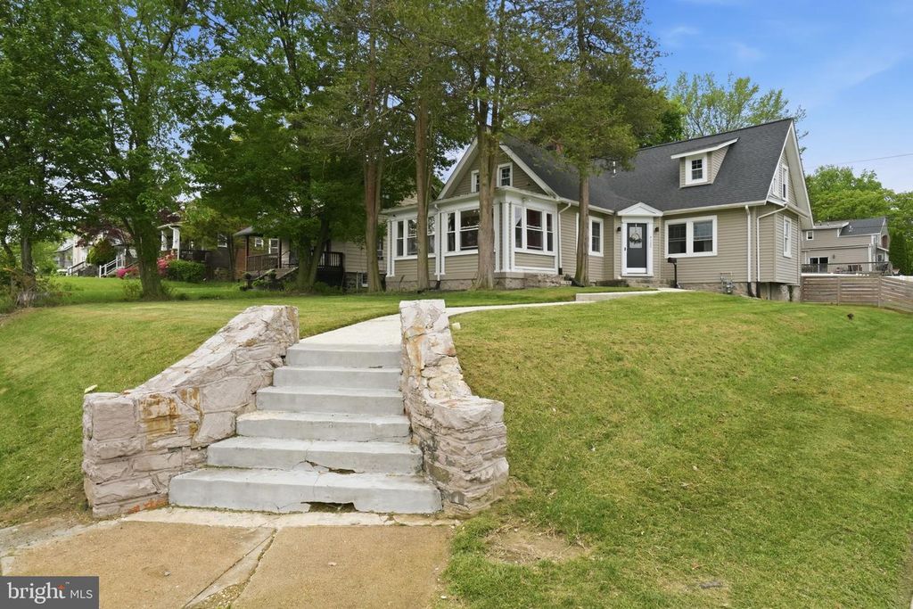 Image 2 of property listing at 4127 KATHLAND AVE, Baltimore, MD 21207