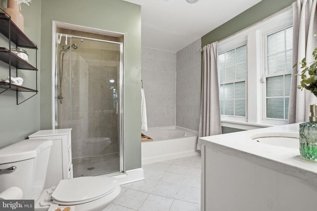 Image 21 of property listing at 4127 KATHLAND AVE, Baltimore, MD 21207