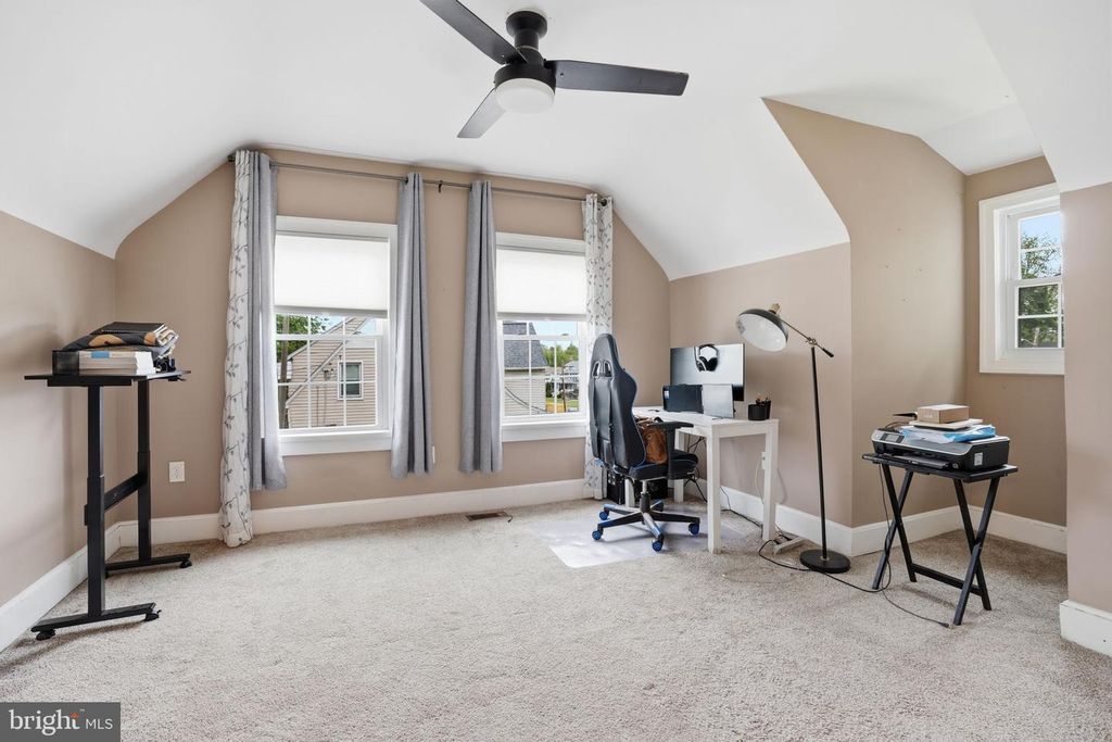 Image 23 of property listing at 4127 KATHLAND AVE, Baltimore, MD 21207