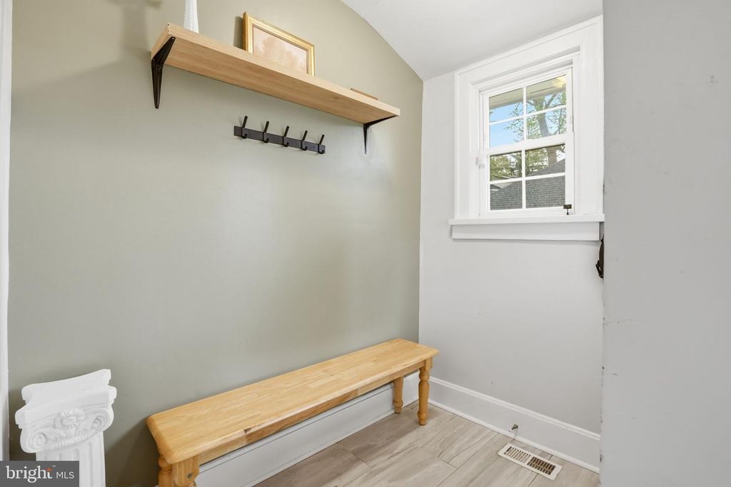 Image 30 of property listing at 4127 KATHLAND AVE, Baltimore, MD 21207