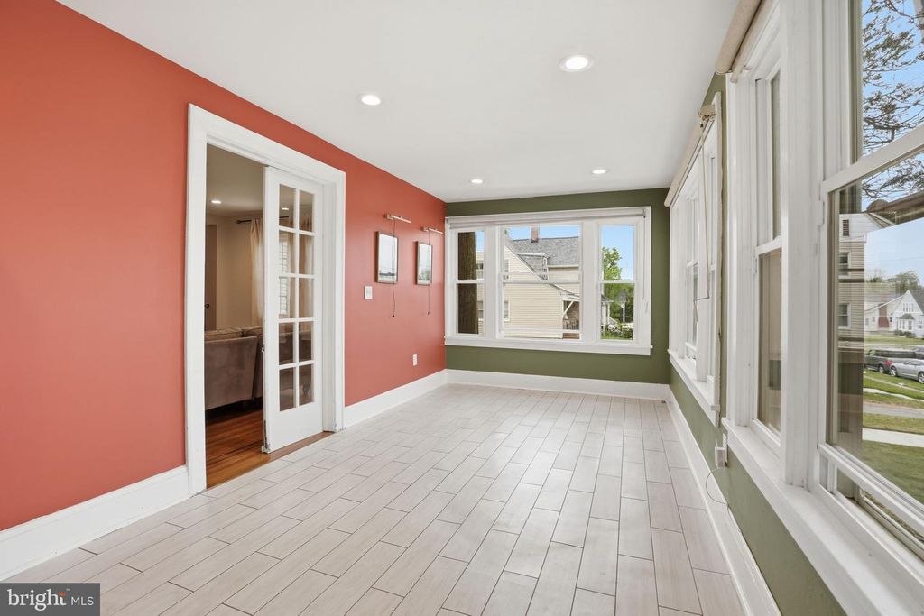 Image 4 of property listing at 4127 KATHLAND AVE, Baltimore, MD 21207