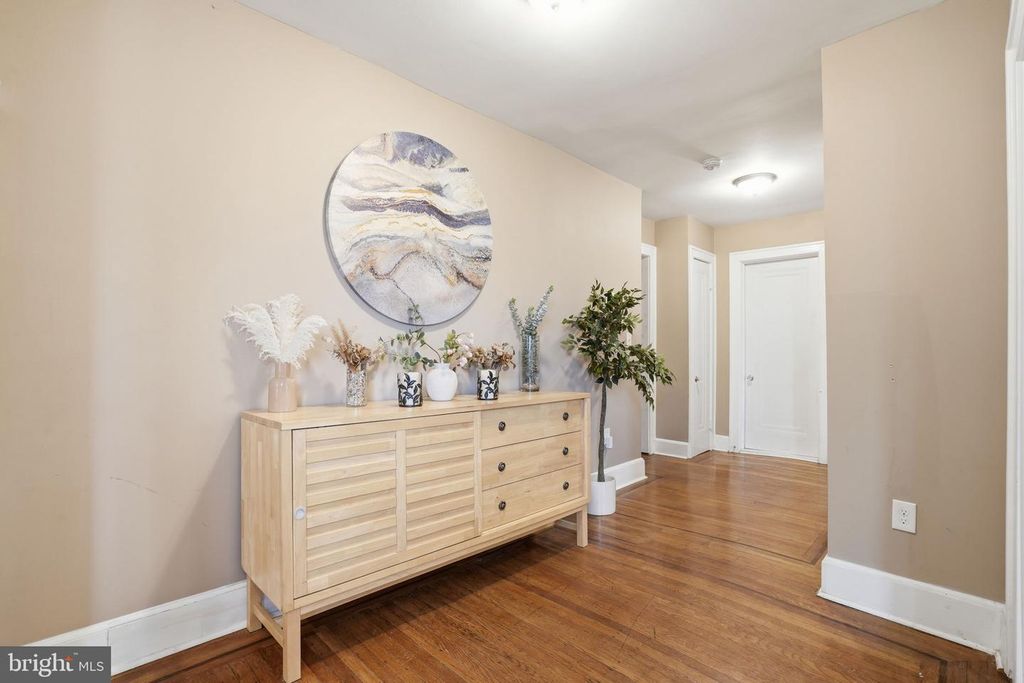 Image 6 of property listing at 4127 KATHLAND AVE, Baltimore, MD 21207