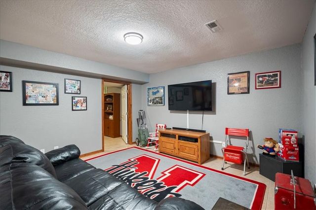 502 Sugarland Drive, Pleasant Hill, MO 64080