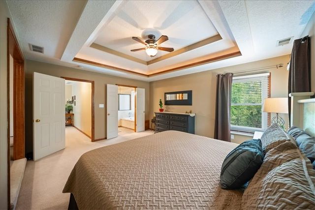 502 Sugarland Drive, Pleasant Hill, MO 64080