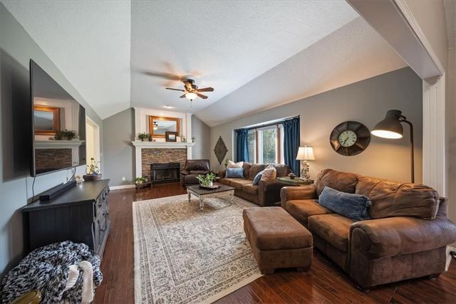 502 Sugarland Drive, Pleasant Hill, MO 64080
