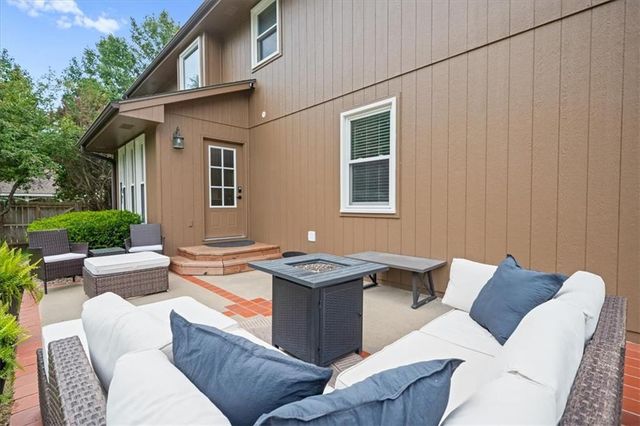 502 Sugarland Drive, Pleasant Hill, MO 64080