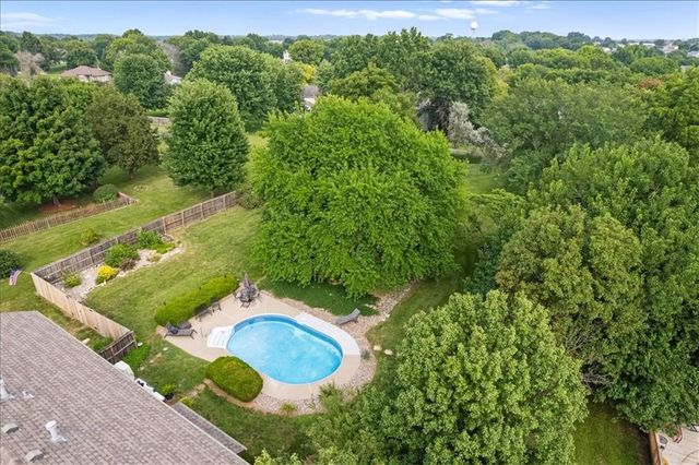 502 Sugarland Drive, Pleasant Hill, MO 64080