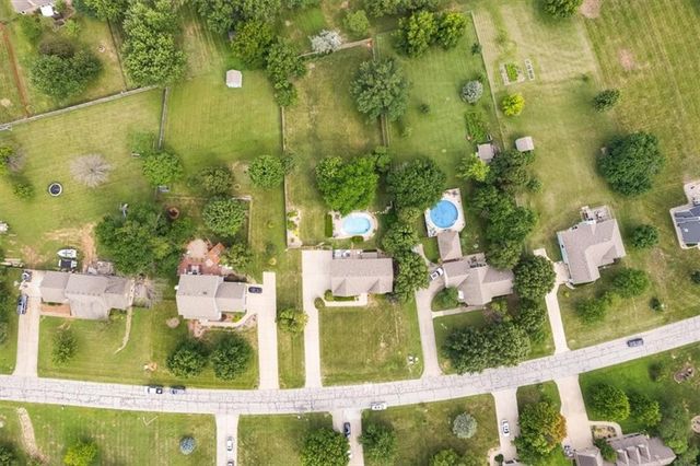 502 Sugarland Drive, Pleasant Hill, MO 64080