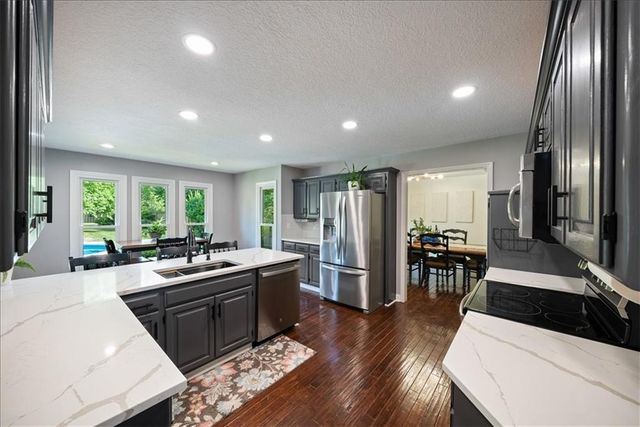 502 Sugarland Drive, Pleasant Hill, MO 64080