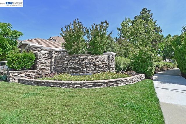 3714 Reflections Dr, Pleasanton, CA 94566