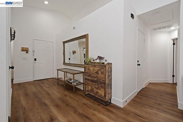 3714 Reflections Dr, Pleasanton, CA 94566