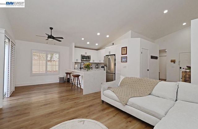 3714 Reflections Dr, Pleasanton, CA 94566