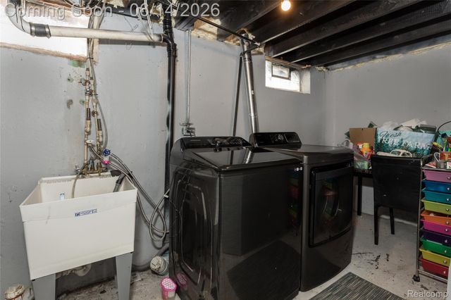 20308 Gilchrist Street, Detroit, MI 48235