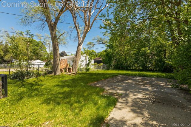 20308 Gilchrist Street, Detroit, MI 48235