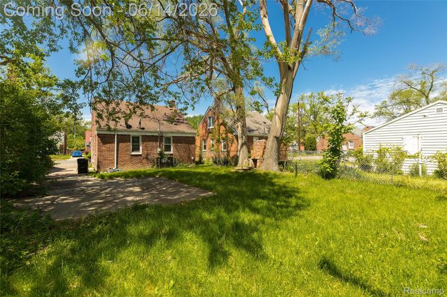 20308 Gilchrist Street, Detroit, MI 48235