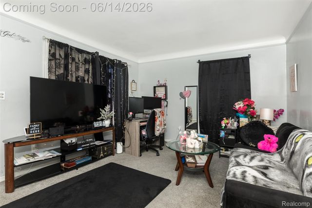 20308 Gilchrist Street, Detroit, MI 48235