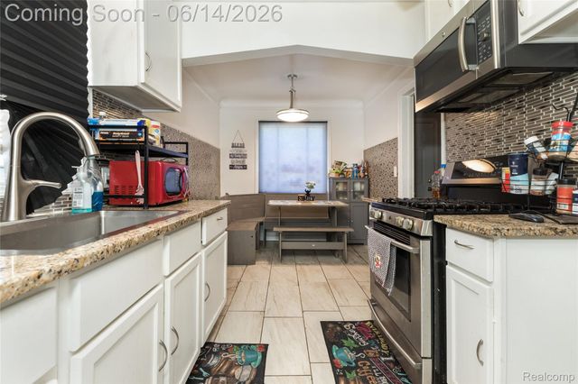 20308 Gilchrist Street, Detroit, MI 48235