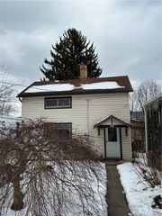 630 Prospect St, Moon/crescent Twp, PA 15046