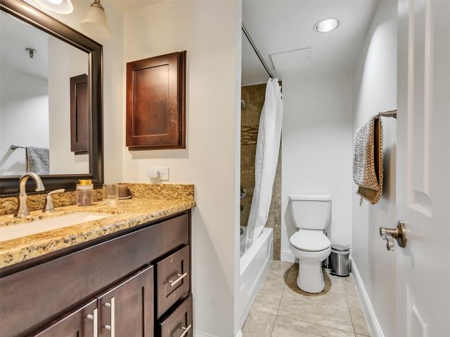 3525 Sage Road 1210, Houston, TX 77056