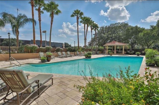 3525 Sage Road 1210, Houston, TX 77056
