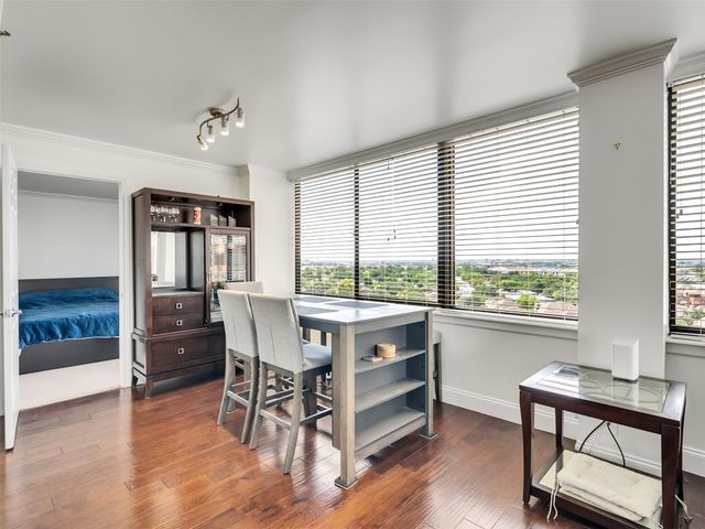 3525 Sage Road 1210, Houston, TX 77056