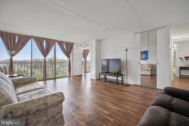 603 PLAYA DEL SOL, Cherry Hill, NJ 08002