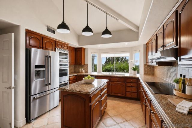 3548 Rosa Way, Fallbrook, CA 92028